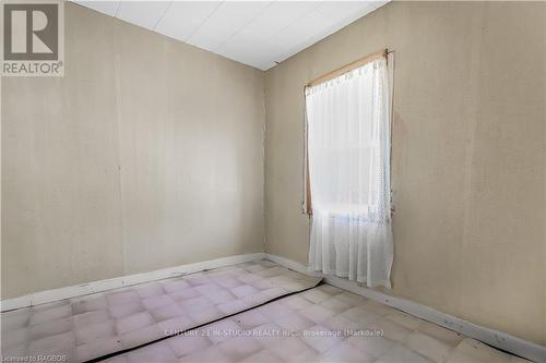 504452 Grey Road 12, West Grey, ON - Indoor Photo Showing Other Room