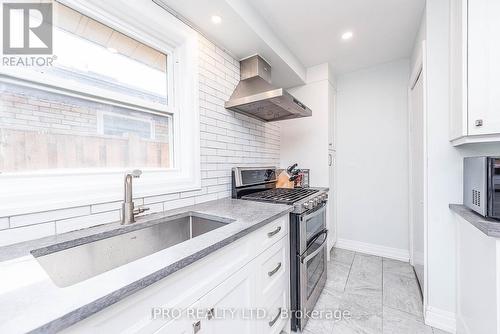 58 Westhampton Drive, Toronto, ON - Indoor Photo Showing Kitchen