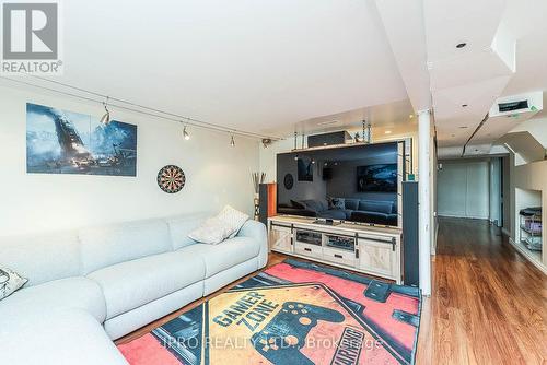 58 Westhampton Drive, Toronto, ON - Indoor Photo Showing Living Room
