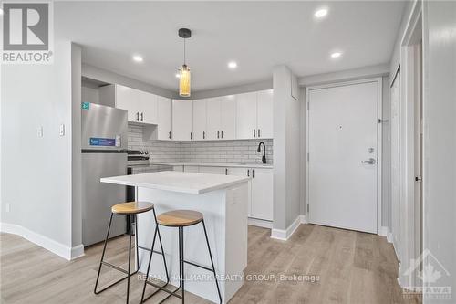 708 - 1440 Heron Road, Ottawa, ON - Indoor Photo Showing Kitchen With Upgraded Kitchen