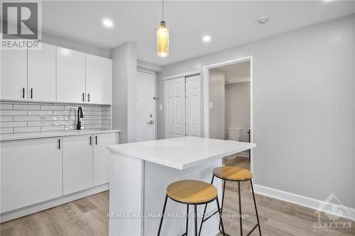 708 - 1440 Heron Road, Ottawa, ON - Indoor Photo Showing Kitchen