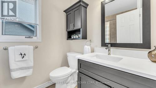 151 Edmunds Place, London, ON - Indoor Photo Showing Bathroom