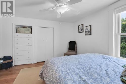 37 Langarth Street E, London, ON - Indoor Photo Showing Bedroom