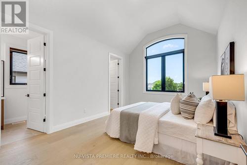 Walk-in closets and jack and jill bathroom - 1570 Benjamin Drive, London, ON - Indoor Photo Showing Bedroom