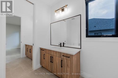 Jack and Jill Bathroom double vanity - 1570 Benjamin Drive, London, ON - Indoor Photo Showing Other Room