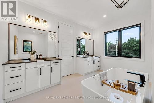 Luxury Ensuite, double vanity - 1570 Benjamin Drive, London, ON - Indoor Photo Showing Bathroom