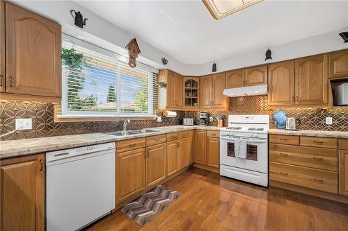 54 Valley Road, St. Catharines, ON - Indoor Photo Showing Kitchen With Double Sink