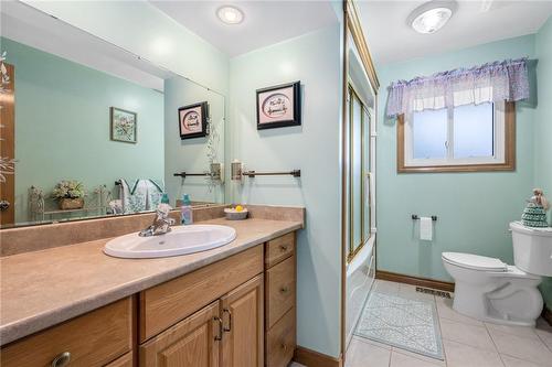 54 Valley Road, St. Catharines, ON - Indoor Photo Showing Bathroom