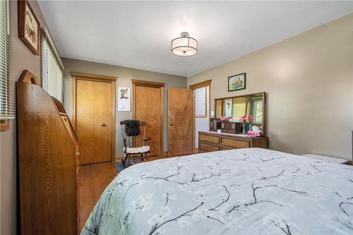 54 Valley Road, St. Catharines, ON - Indoor Photo Showing Bedroom