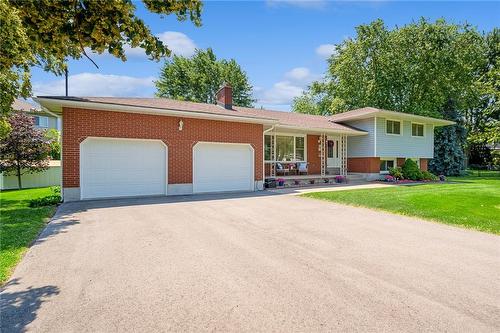 Double heated garage - 54 Valley Road, St. Catharines, ON - Outdoor