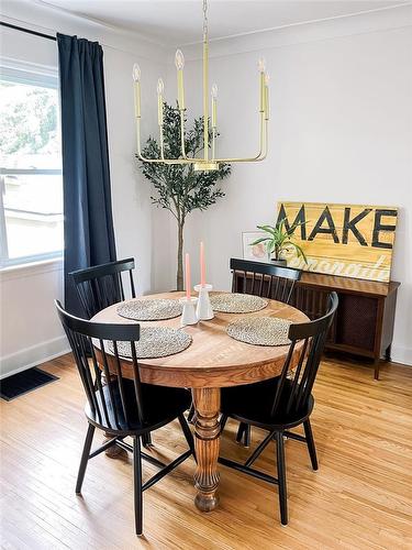 16 Millen Avenue, Hamilton, ON - Indoor Photo Showing Dining Room