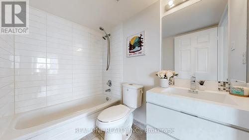 1709 - 400 Webb Drive, Mississauga, ON - Indoor Photo Showing Bathroom