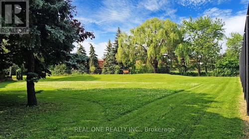 1709 - 400 Webb Drive, Mississauga, ON - Outdoor
