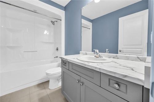 323 Silverwood Avenue, Welland, ON - Indoor Photo Showing Bathroom