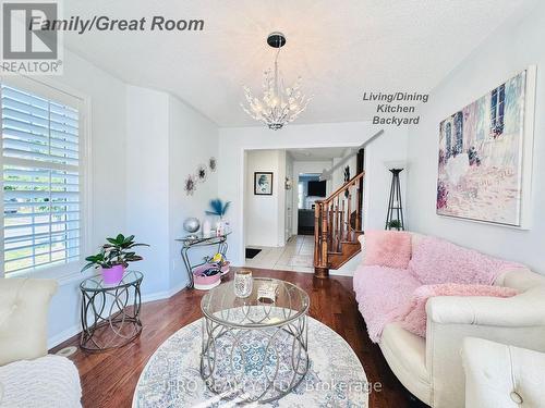 805 Shortreed Crescent, Milton, ON - Indoor Photo Showing Living Room