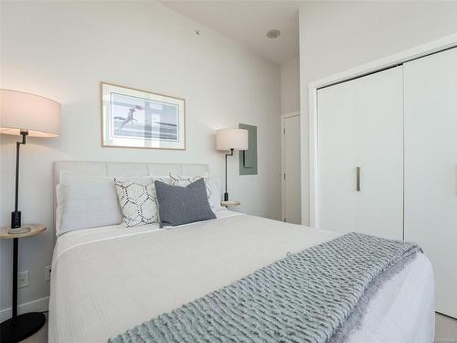1602-728 Yates St, Victoria, BC - Indoor Photo Showing Bedroom