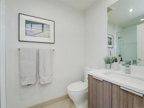 1602-728 Yates St, Victoria, BC - Indoor Photo Showing Bathroom