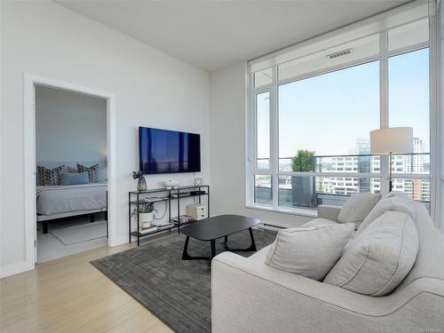 1602-728 Yates St, Victoria, BC - Indoor Photo Showing Living Room