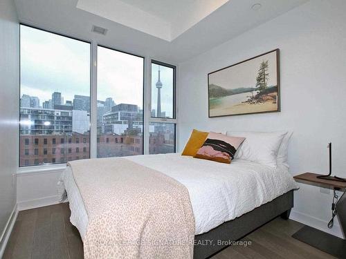 702-501 Adelaide St W, Toronto, ON - Indoor Photo Showing Bedroom