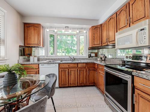 31 Catalina Dr, Toronto, ON - Indoor Photo Showing Kitchen