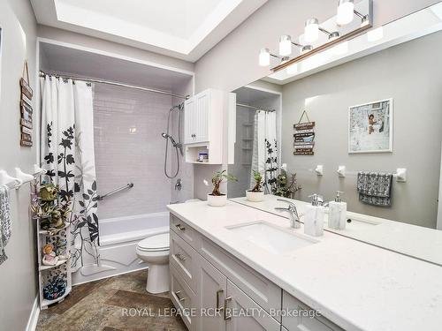 30 Marsellus Dr, Barrie, ON - Indoor Photo Showing Bathroom