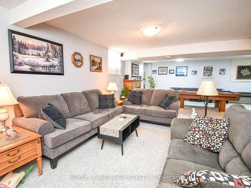 30 Marsellus Dr, Barrie, ON - Indoor Photo Showing Living Room