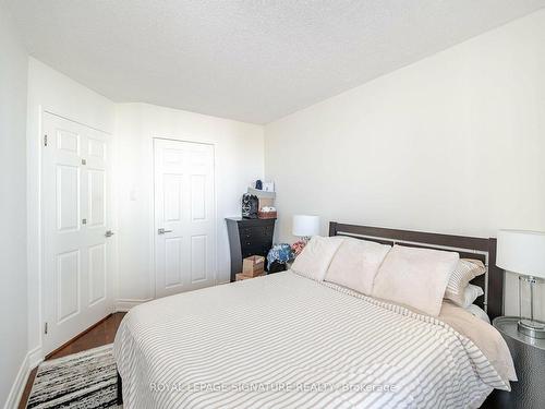 906-4470 Tucana Crt, Mississauga, ON - Indoor Photo Showing Bedroom