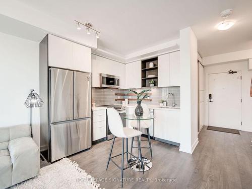 1808-4675 Metcalfe Ave, Mississauga, ON - Indoor Photo Showing Kitchen