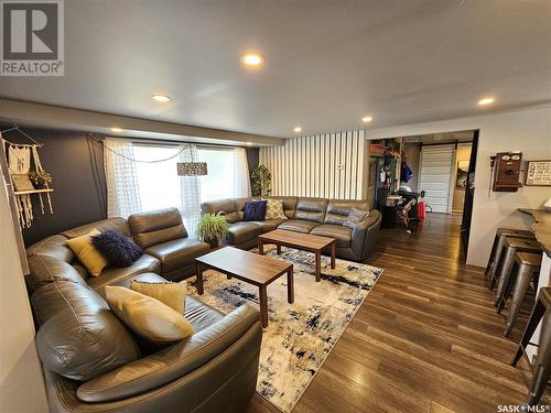 402 2Nd Avenue W, Meadow Lake, SK - Indoor Photo Showing Living Room