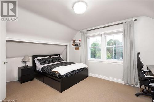 70 Stanley Street, Cambridge, ON - Indoor Photo Showing Bedroom