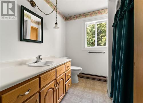 3483 Route 134, Shediac Cape, NB - Indoor Photo Showing Bathroom