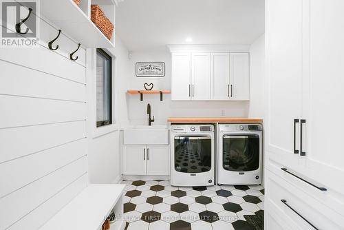 2 Spearin Court, Barrie, ON - Indoor Photo Showing Laundry Room