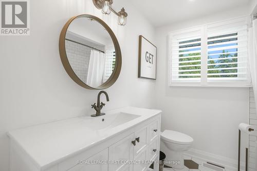 2 Spearin Court, Barrie, ON - Indoor Photo Showing Bathroom