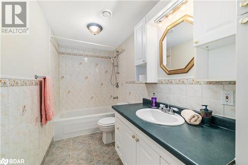 27 Stone Bridge Court, Belleville, ON - Indoor Photo Showing Bathroom