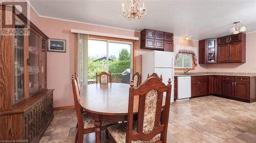 15 Brackenbury Street, Markdale, ON - Indoor Photo Showing Dining Room