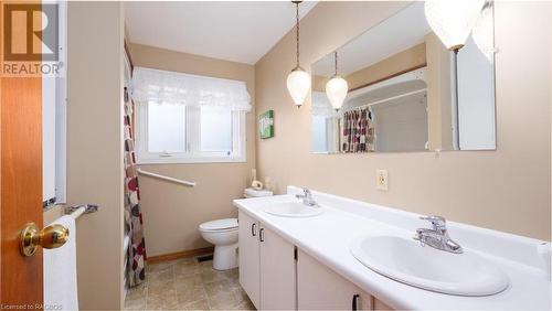 15 Brackenbury Street, Markdale, ON - Indoor Photo Showing Bathroom