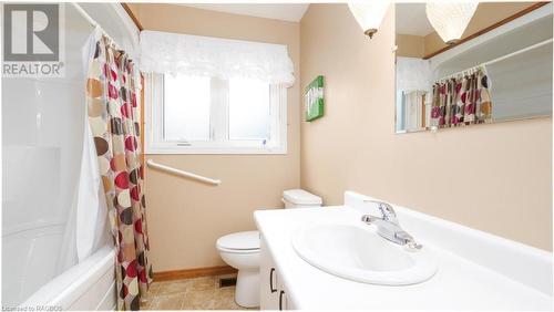 15 Brackenbury Street, Markdale, ON - Indoor Photo Showing Bathroom