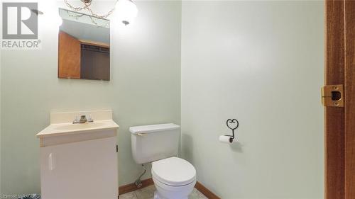 15 Brackenbury Street, Markdale, ON - Indoor Photo Showing Bathroom