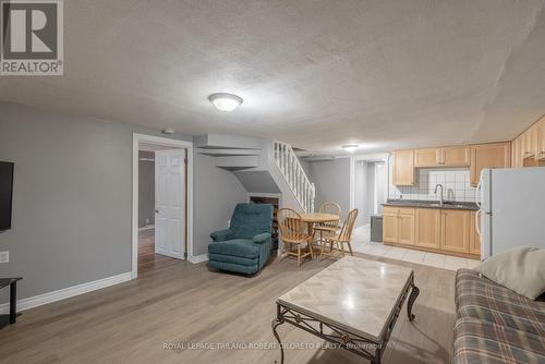 1625 Mardell Street, London, ON - Indoor Photo Showing Living Room