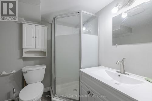 1625 Mardell Street, London, ON - Indoor Photo Showing Bathroom