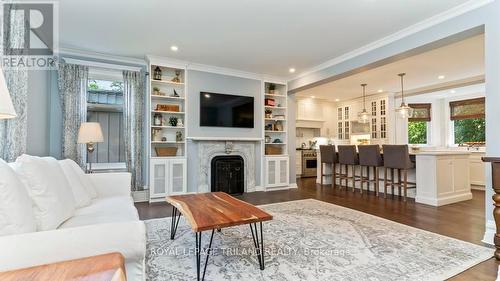 101 Metcalfe Street, St. Thomas (Sw), ON - Indoor Photo Showing Living Room With Fireplace