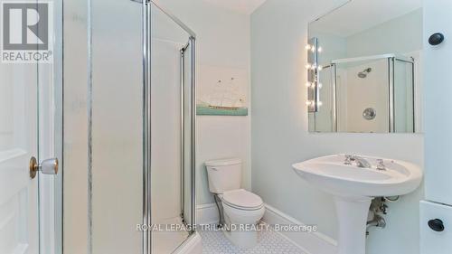 101 Metcalfe Street, St. Thomas (Sw), ON - Indoor Photo Showing Bathroom