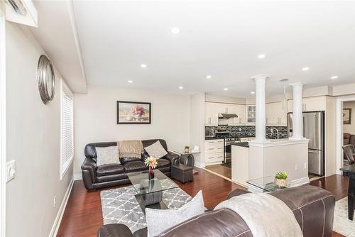 4825 Verdi Street, Burlington, ON - Indoor Photo Showing Living Room