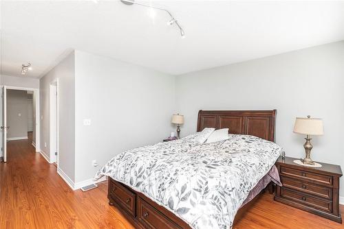 4825 Verdi Street, Burlington, ON - Indoor Photo Showing Bedroom