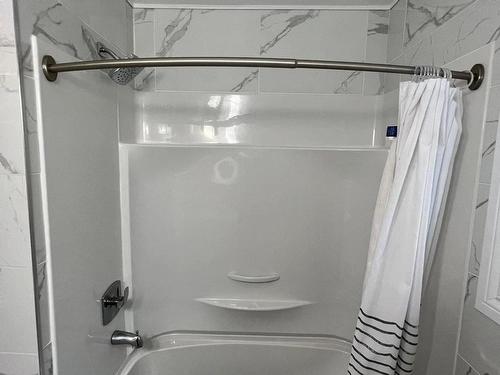 Bathroom - 265 Rue Boucher, Témiscaming, QC - Indoor Photo Showing Bathroom