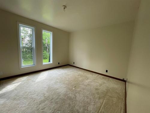 550 Wardrope Avenue, Thunder Bay, ON - Indoor Photo Showing Other Room