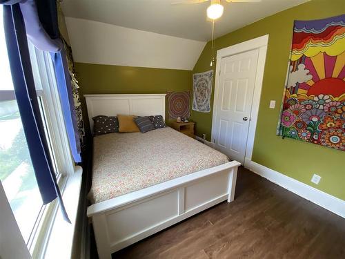1215 Donald Street, Thunder Bay, ON - Indoor Photo Showing Bedroom