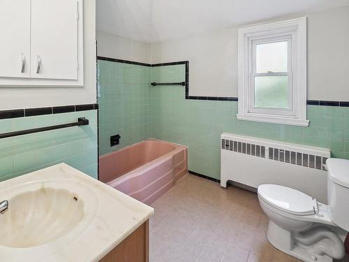 Bathroom - 2065 Ch. Hanover, Mont-Royal, QC - Indoor Photo Showing Bathroom