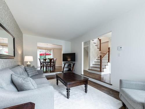 Salon - 7062 Rue Des Bégonias, Longueuil (Saint-Hubert), QC - Indoor Photo Showing Living Room