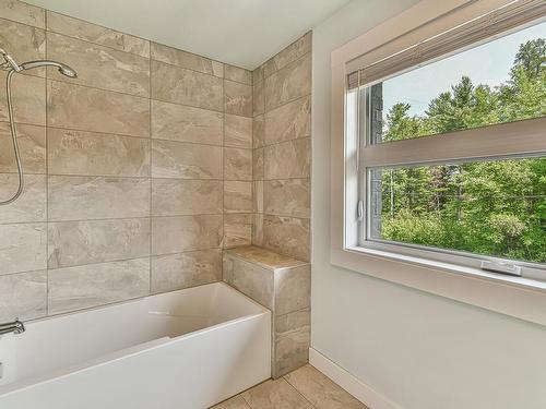 Bathroom - 4420 Rue Bigras, Terrebonne (Terrebonne), QC - Indoor Photo Showing Bathroom